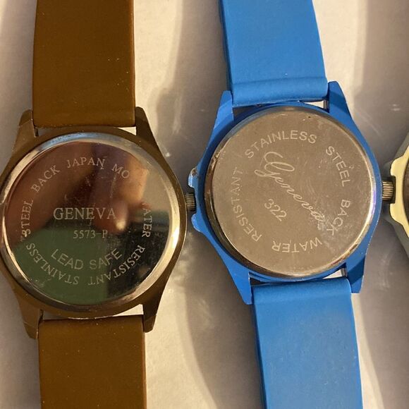 Geneva Platinum Women's Stainless Steel Quartz Rhinestone Watch Set of 4 - Picture 6 of 12